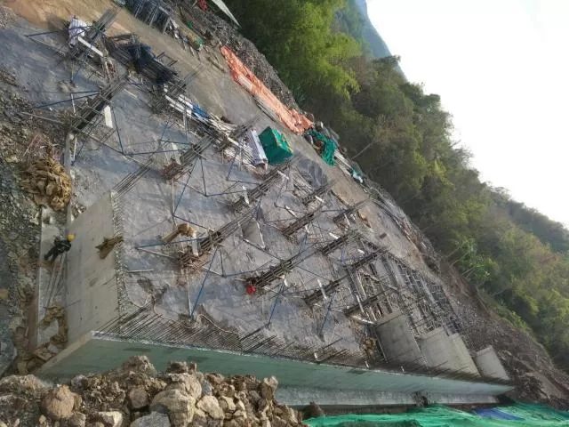 H&igrave;nh ảnh thi c&ocirc;ng th&aacute;ng 4/2019